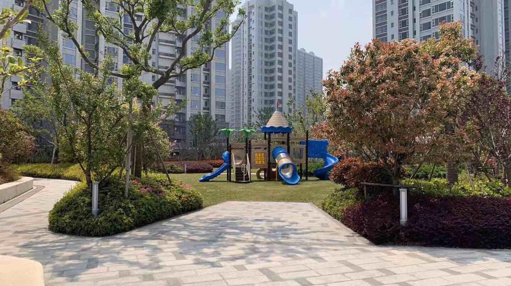 小区环境优美,                                      未来的