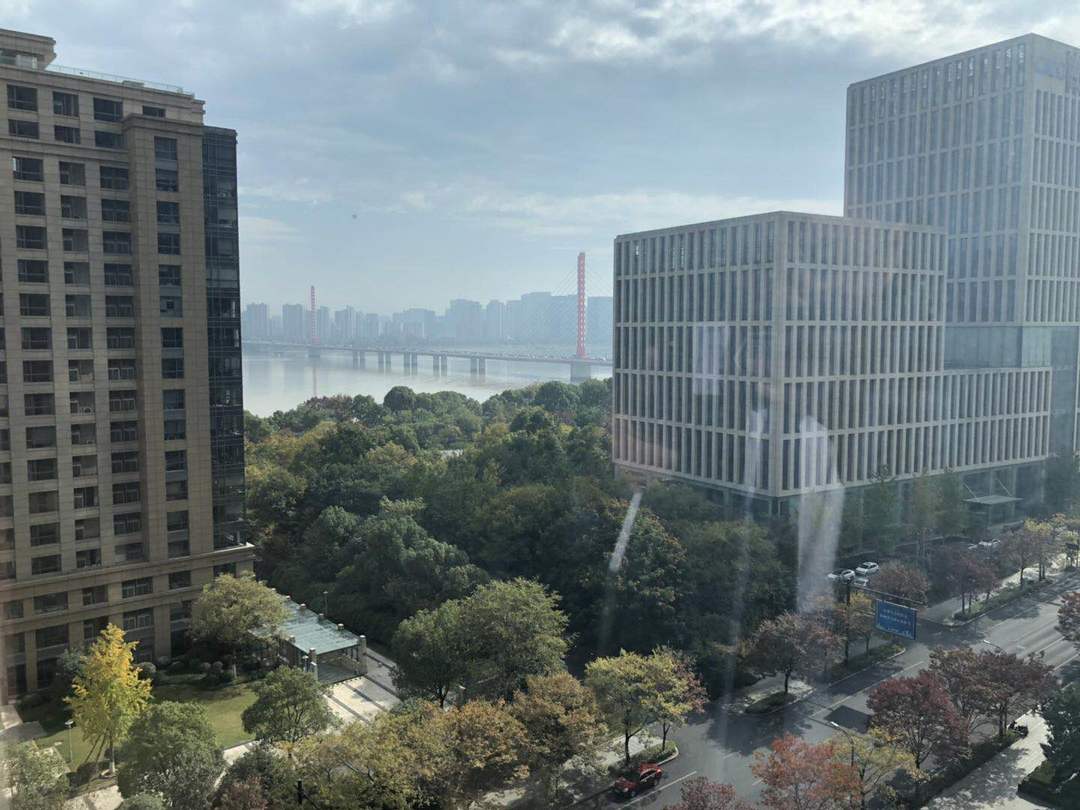 钱江新城 荣安大厦 精装修一线江景出租_办公楼租赁-杭州我爱我家